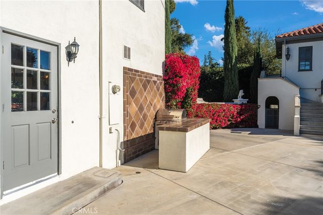 1205 W Highland Avenue, Redlands, CA 92373