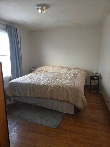 7252 S Francisco Avenue, Chicago, IL 60629