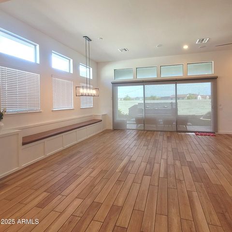 2009 W Trotter Trail, Phoenix, AZ 85085