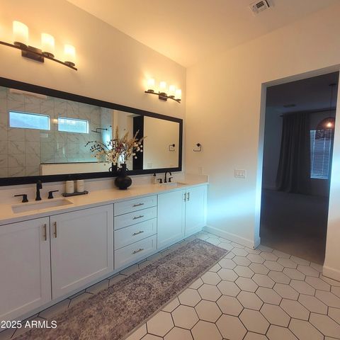 2009 W Trotter Trail, Phoenix, AZ 85085
