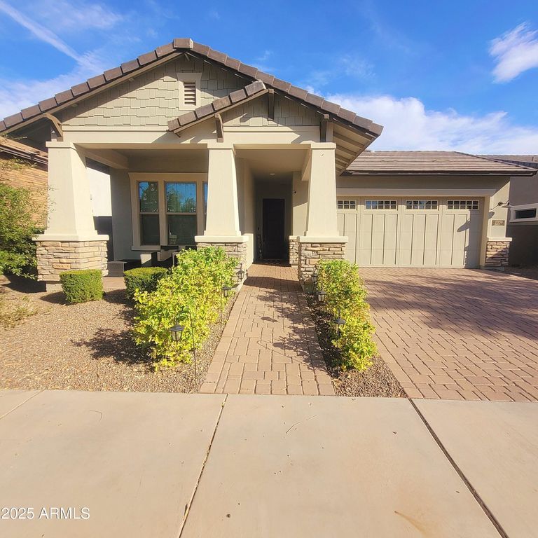 2009 W Trotter Trail, Phoenix, AZ 85085