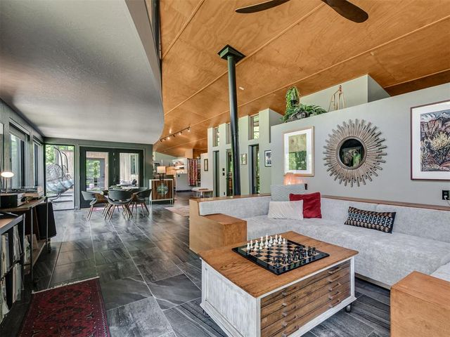 641 E Brooks Street, Norman, OK 73071