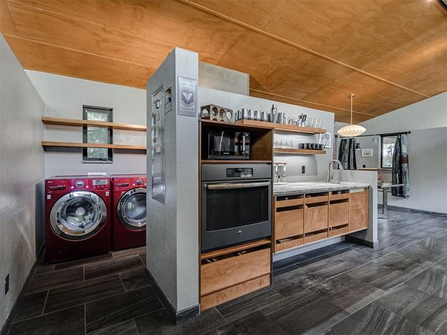 641 E Brooks Street, Norman, OK 73071