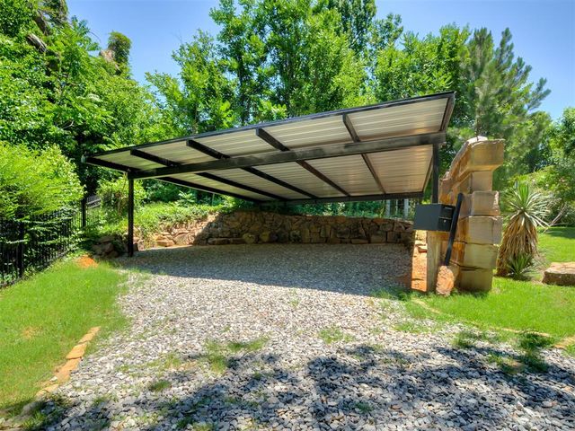 641 E Brooks Street, Norman, OK 73071