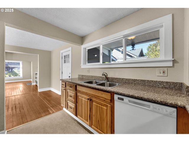 812 JEFFERSON St, Oregon City, OR 97045