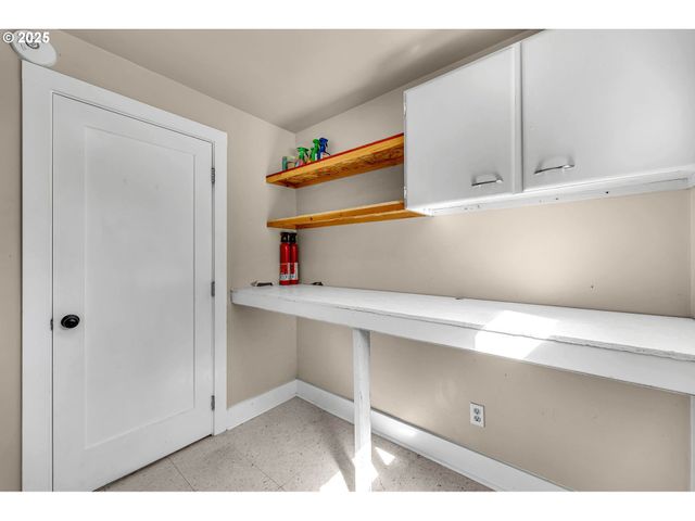 812 JEFFERSON St, Oregon City, OR 97045