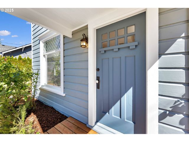 812 JEFFERSON St, Oregon City, OR 97045