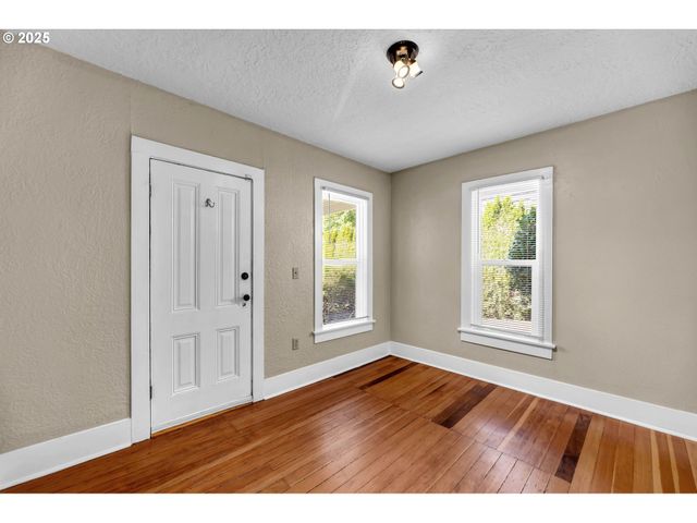 812 JEFFERSON St, Oregon City, OR 97045