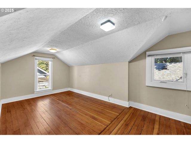 812 JEFFERSON St, Oregon City, OR 97045