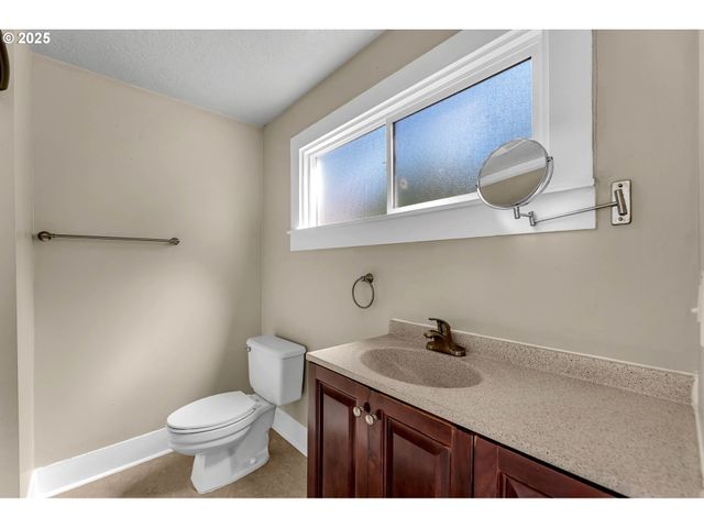 812 JEFFERSON St, Oregon City, OR 97045