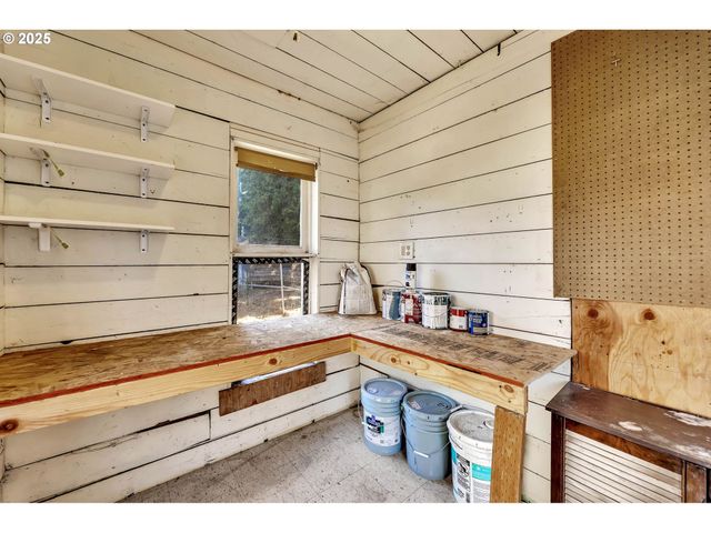 812 JEFFERSON St, Oregon City, OR 97045