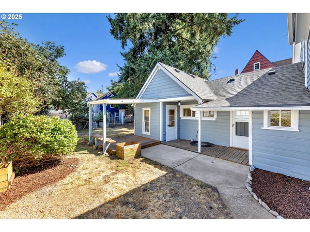 812 JEFFERSON St, Oregon City, OR 97045