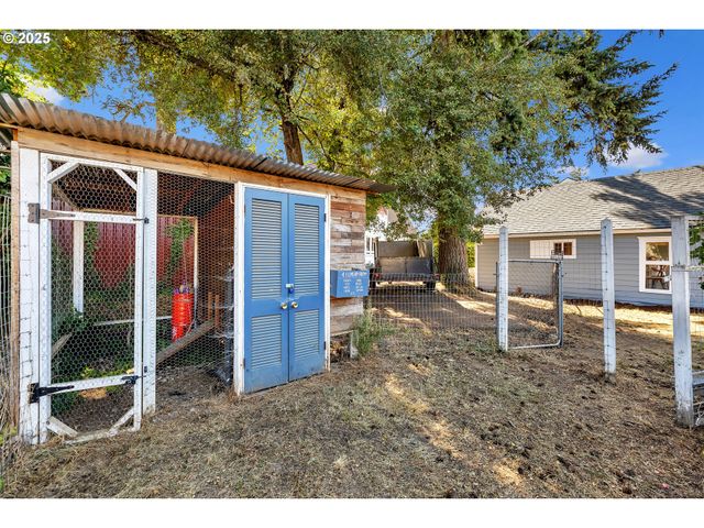 812 JEFFERSON St, Oregon City, OR 97045