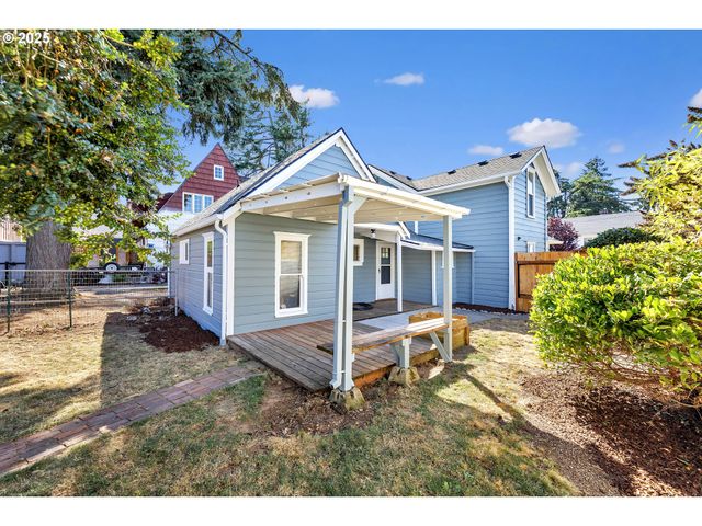 812 JEFFERSON St, Oregon City, OR 97045