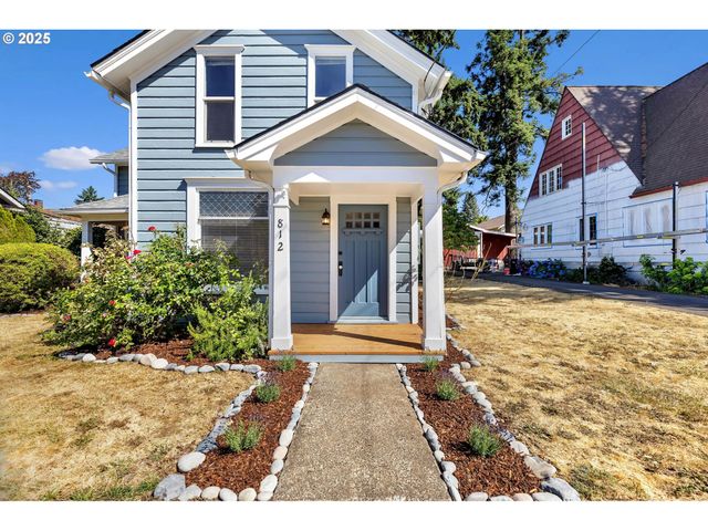 812 JEFFERSON St, Oregon City, OR 97045