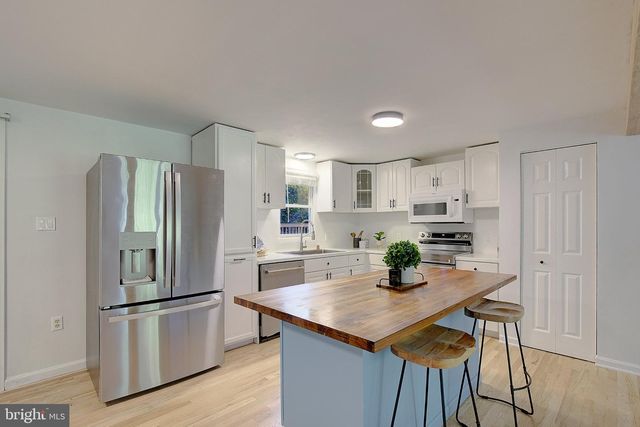 3614 KING DR, Dunkirk, MD 20754