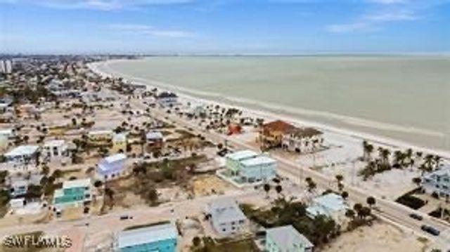 131 Eucalyptus CT, Fort Myers Beach, FL 33931