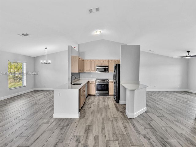 2022 NW 9th Terrace, Cape Coral, FL 33993