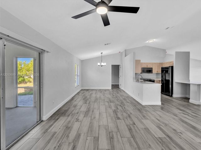2022 NW 9th Terrace, Cape Coral, FL 33993