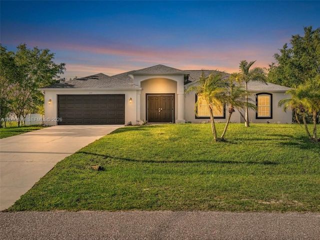 2022 NW 9th Terrace, Cape Coral, FL 33993