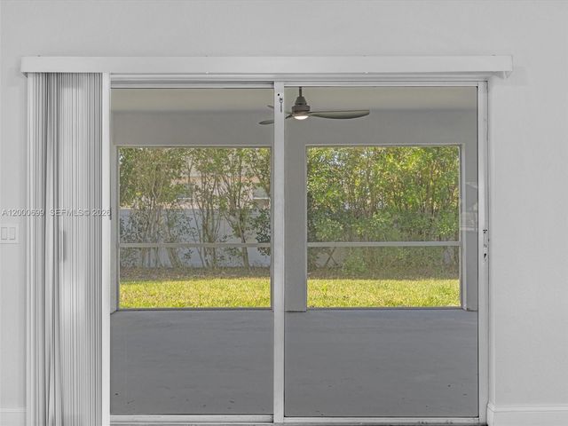 2022 NW 9th Terrace, Cape Coral, FL 33993