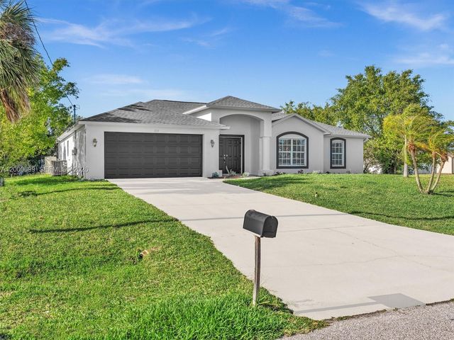 2022 NW 9th Terrace, Cape Coral, FL 33993
