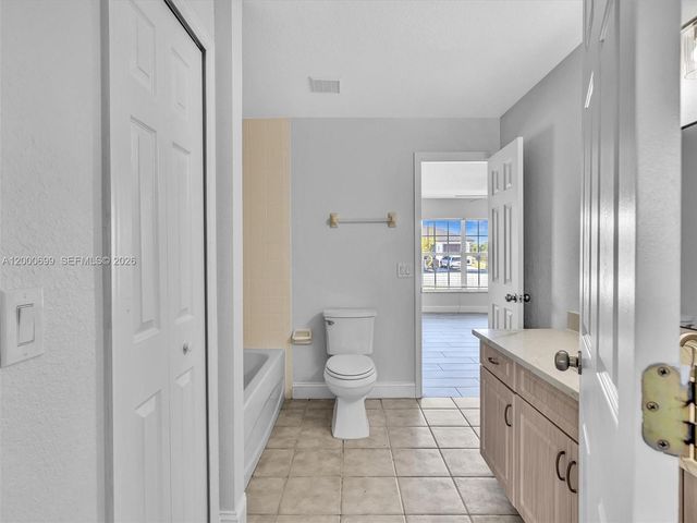 2022 NW 9th Terrace, Cape Coral, FL 33993