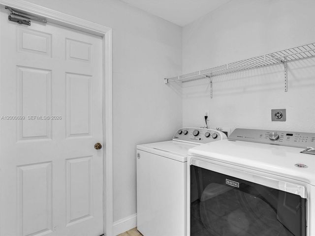 2022 NW 9th Terrace, Cape Coral, FL 33993