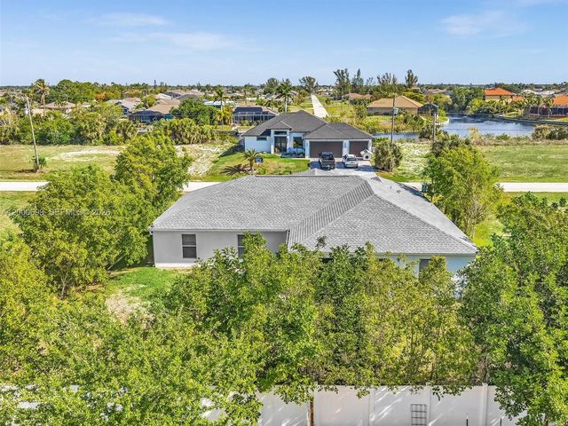 2022 NW 9th Terrace, Cape Coral, FL 33993