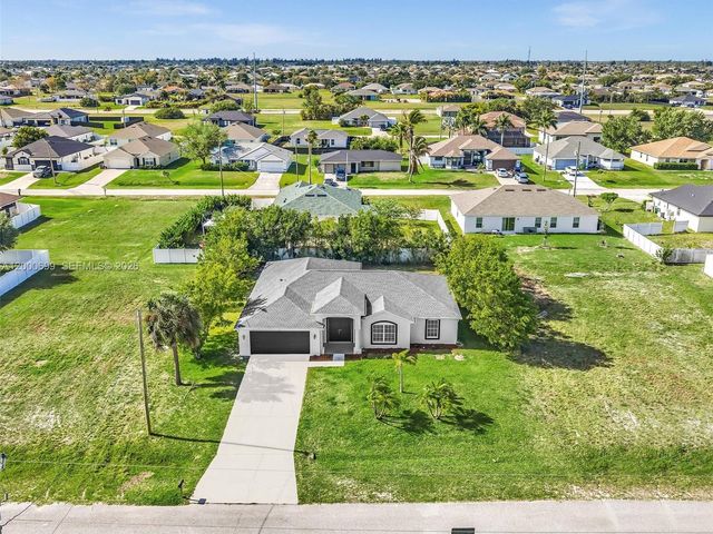 2022 NW 9th Terrace, Cape Coral, FL 33993