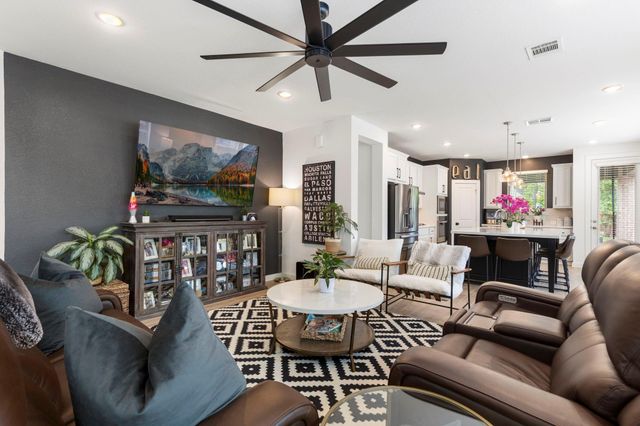 221 Sky Top Drive, Montgomery, TX 77316