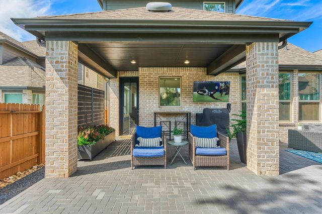 221 Sky Top Drive, Montgomery, TX 77316