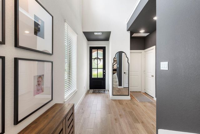 221 Sky Top Drive, Montgomery, TX 77316