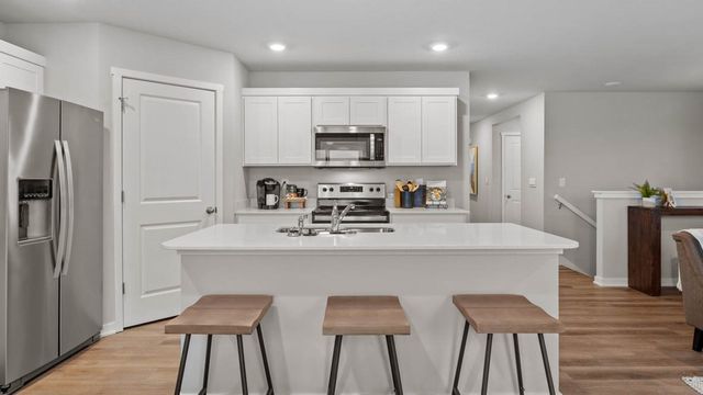 2865 Prairielight Drive, Hiawatha, IA 52233