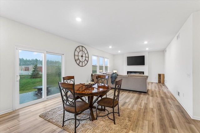 708 Narvik Circle, Stoughton, WI 53589