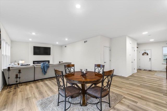 708 Narvik Circle, Stoughton, WI 53589