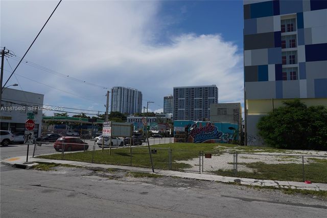 215 NE 25 Street, Miami, FL 33137