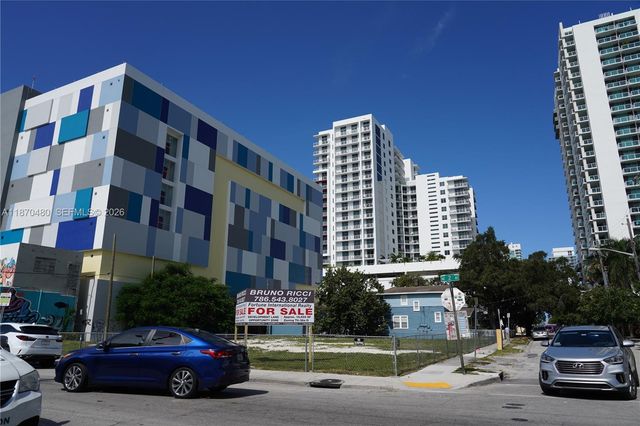 215 NE 25 Street, Miami, FL 33137