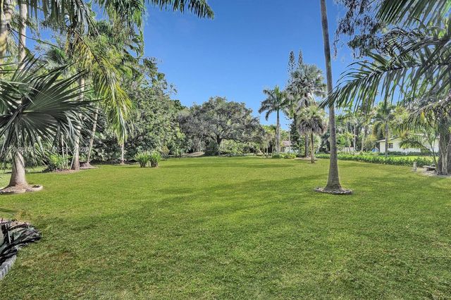 14270 SW 20th Street, Davie, FL 33325