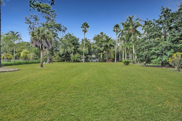 14270 SW 20th Street, Davie, FL 33325