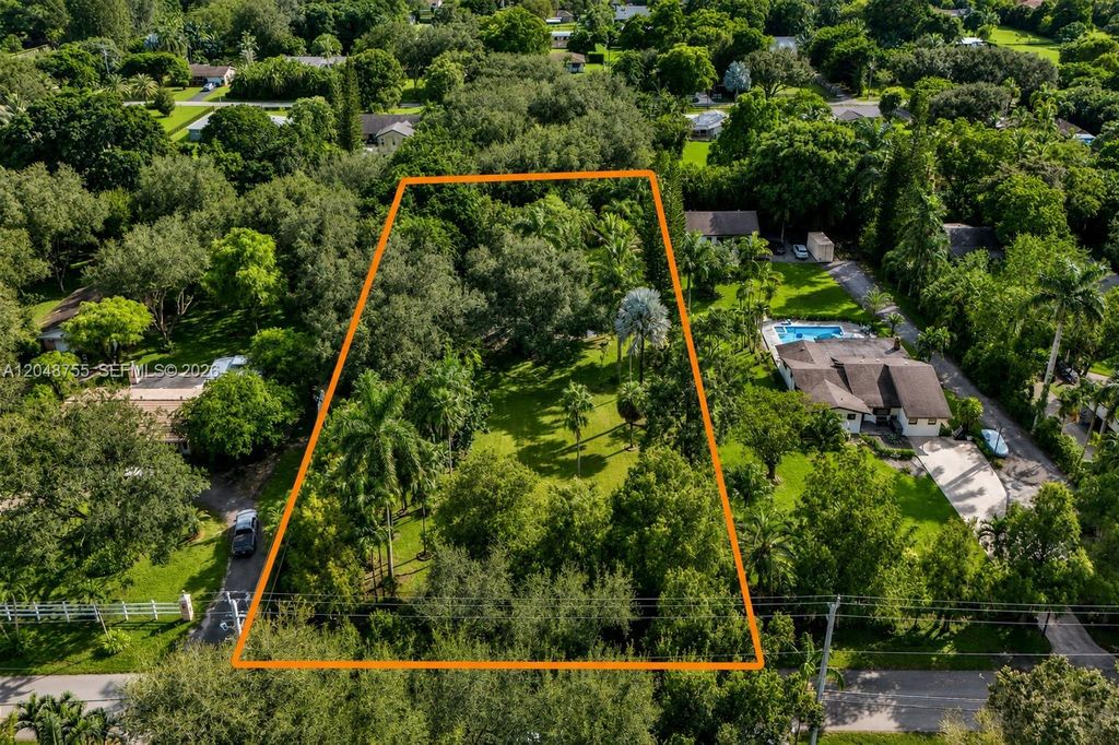 14270 SW 20th Street, Davie, FL 33325