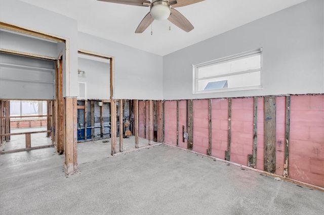 735 SNELL ISLE BOULEVARD NE, St Petersburg, FL 33704