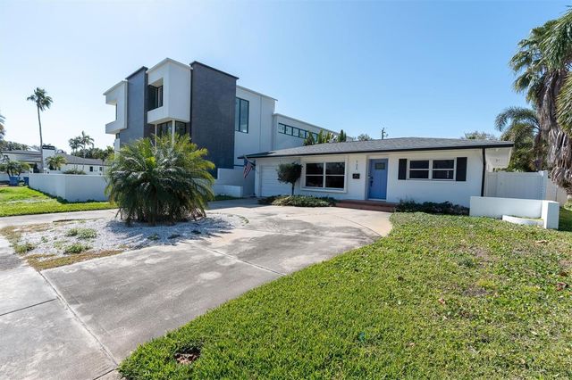 735 SNELL ISLE BOULEVARD NE, St Petersburg, FL 33704