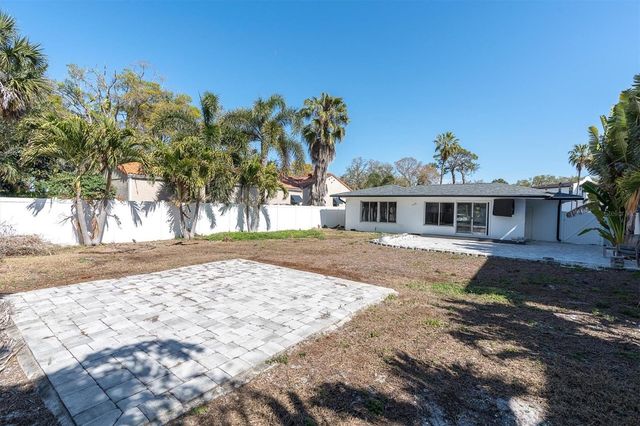 735 SNELL ISLE BOULEVARD NE, St Petersburg, FL 33704