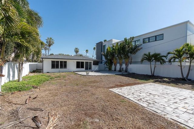 735 SNELL ISLE BOULEVARD NE, St Petersburg, FL 33704