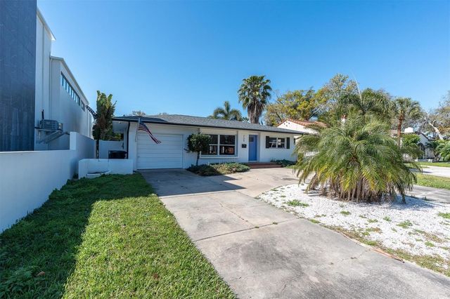 735 SNELL ISLE BOULEVARD NE, St Petersburg, FL 33704