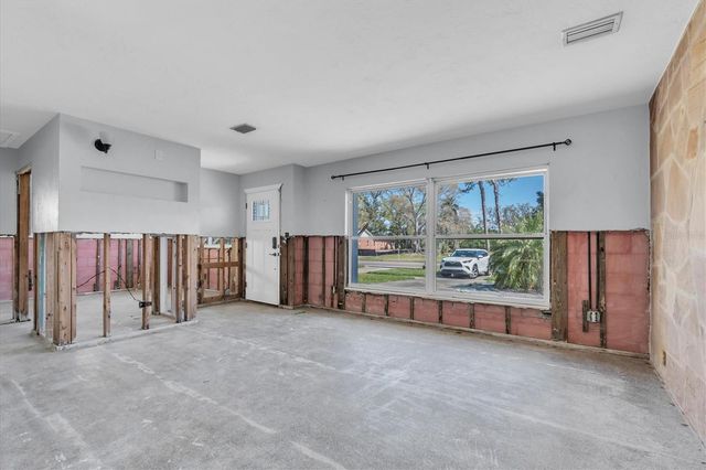 735 SNELL ISLE BOULEVARD NE, St Petersburg, FL 33704