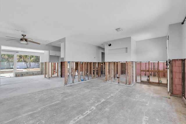 735 SNELL ISLE BOULEVARD NE, St Petersburg, FL 33704