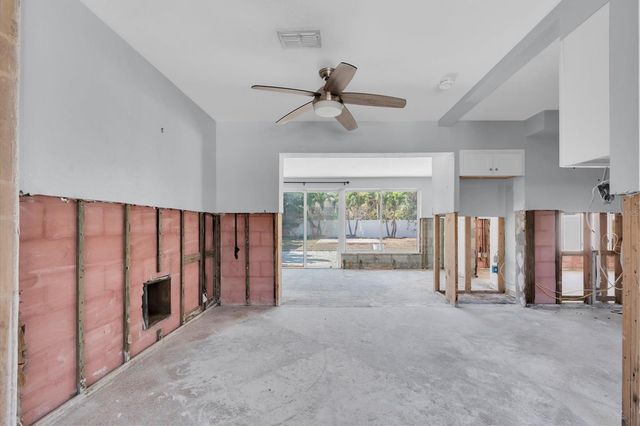 735 SNELL ISLE BOULEVARD NE, St Petersburg, FL 33704