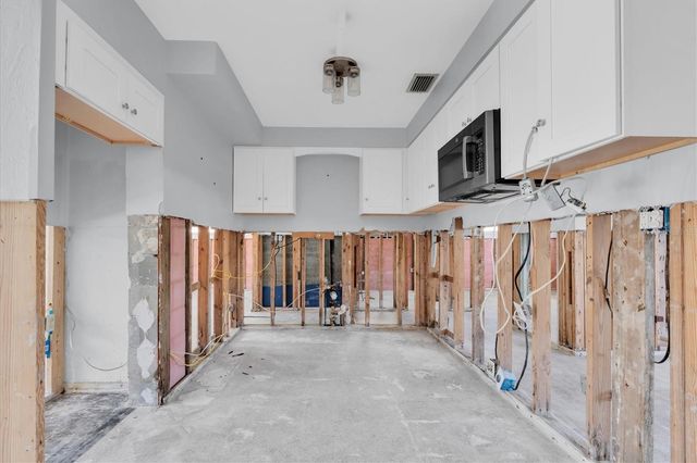 735 SNELL ISLE BOULEVARD NE, St Petersburg, FL 33704